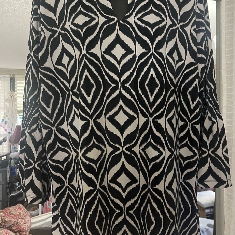 Michael Kors Black and White Geometric Women's Top